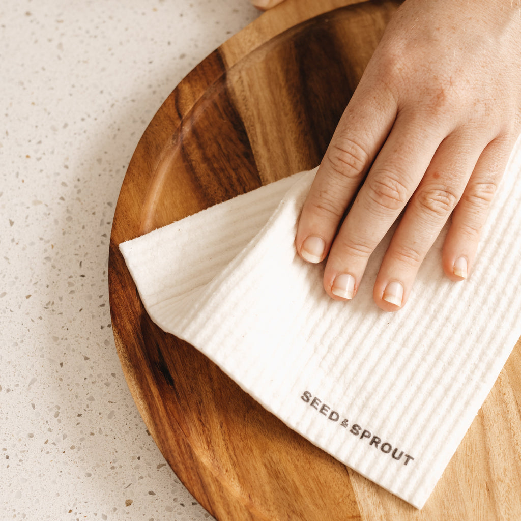 How to Save Money While Being Sustainable