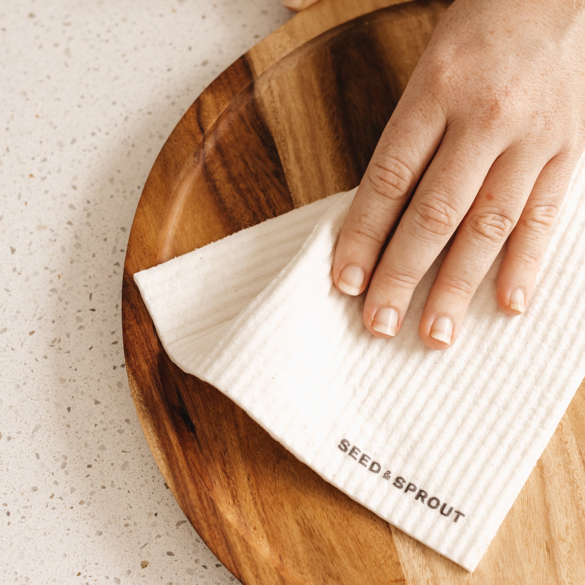 How to Save Money While Being Sustainable