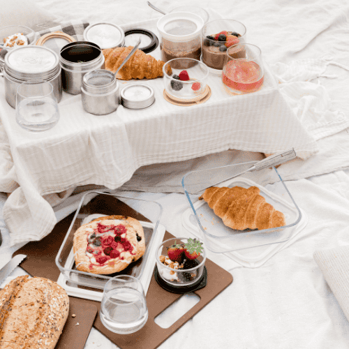 How to Host a Stylish & Sustainable Picnic