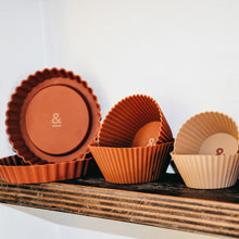 non stick silicone pie and muffin moulds