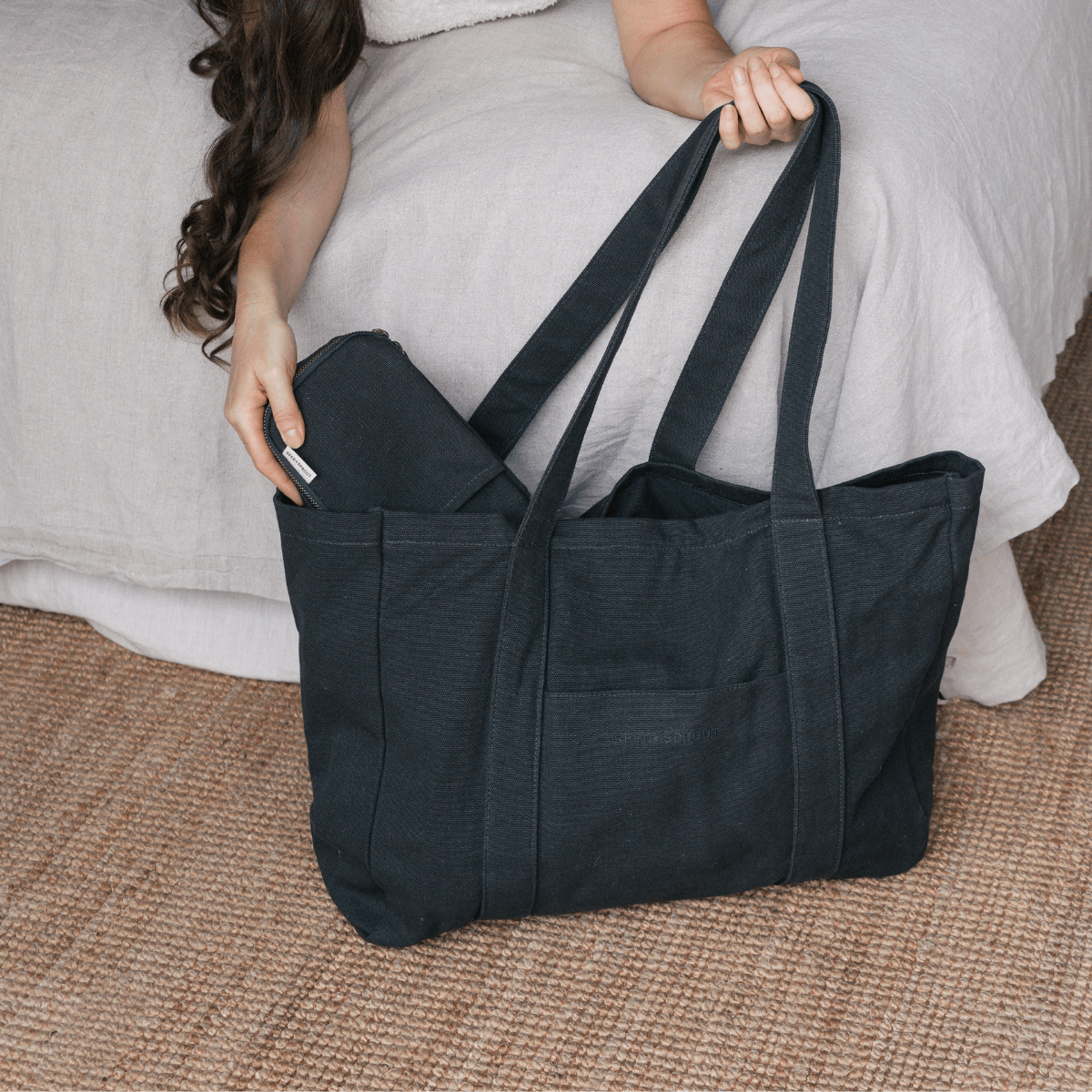 Travel tote bag with zipper hotsell